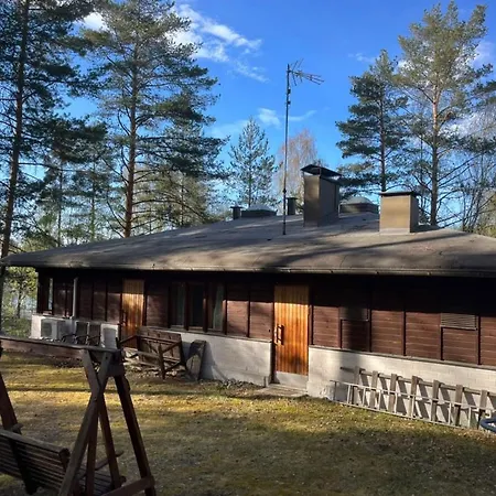 Feriehus Lakeside House In